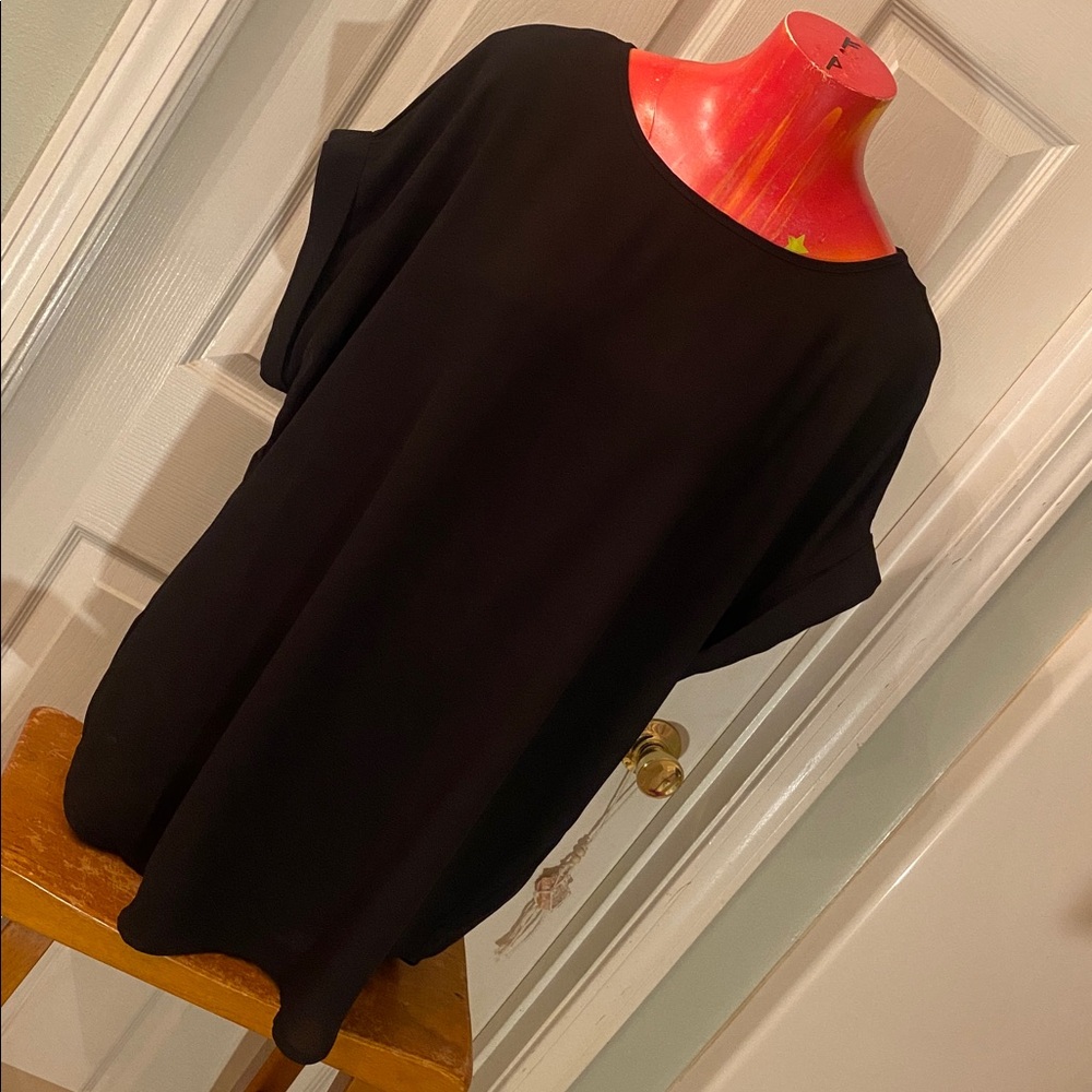 Zenana Outfitters Classic Black Blouse